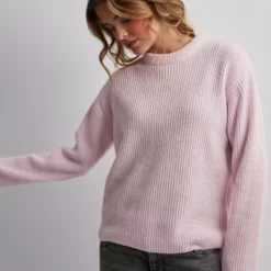 Nelly - Striktrøjer - Lys Rosa - Patent Knit Sweater - Trøjer